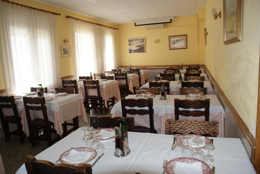 Hostal Gran Sol Llança Εξωτερικό φωτογραφία