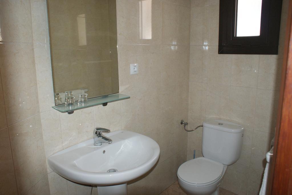 Hostal Gran Sol Llança Εξωτερικό φωτογραφία